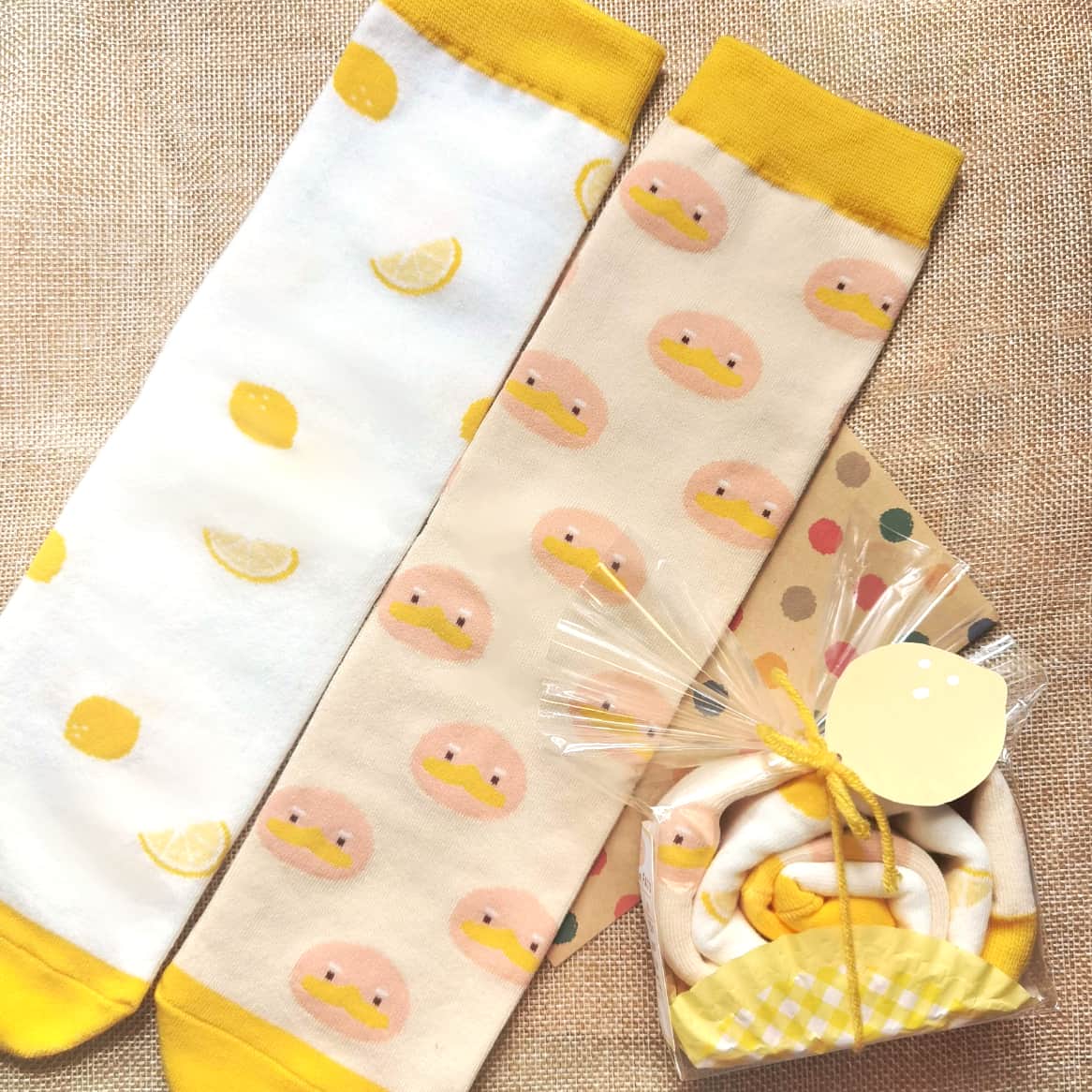 Platty Bleppi Roll Cake Socks